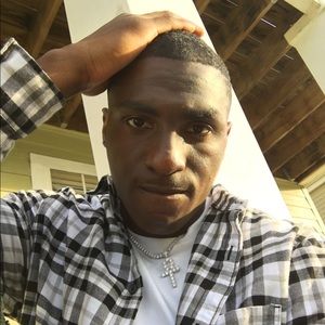 Meet your Posher, Travonta